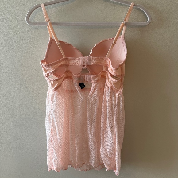 Pink lace nightgown - Picture 2 of 5